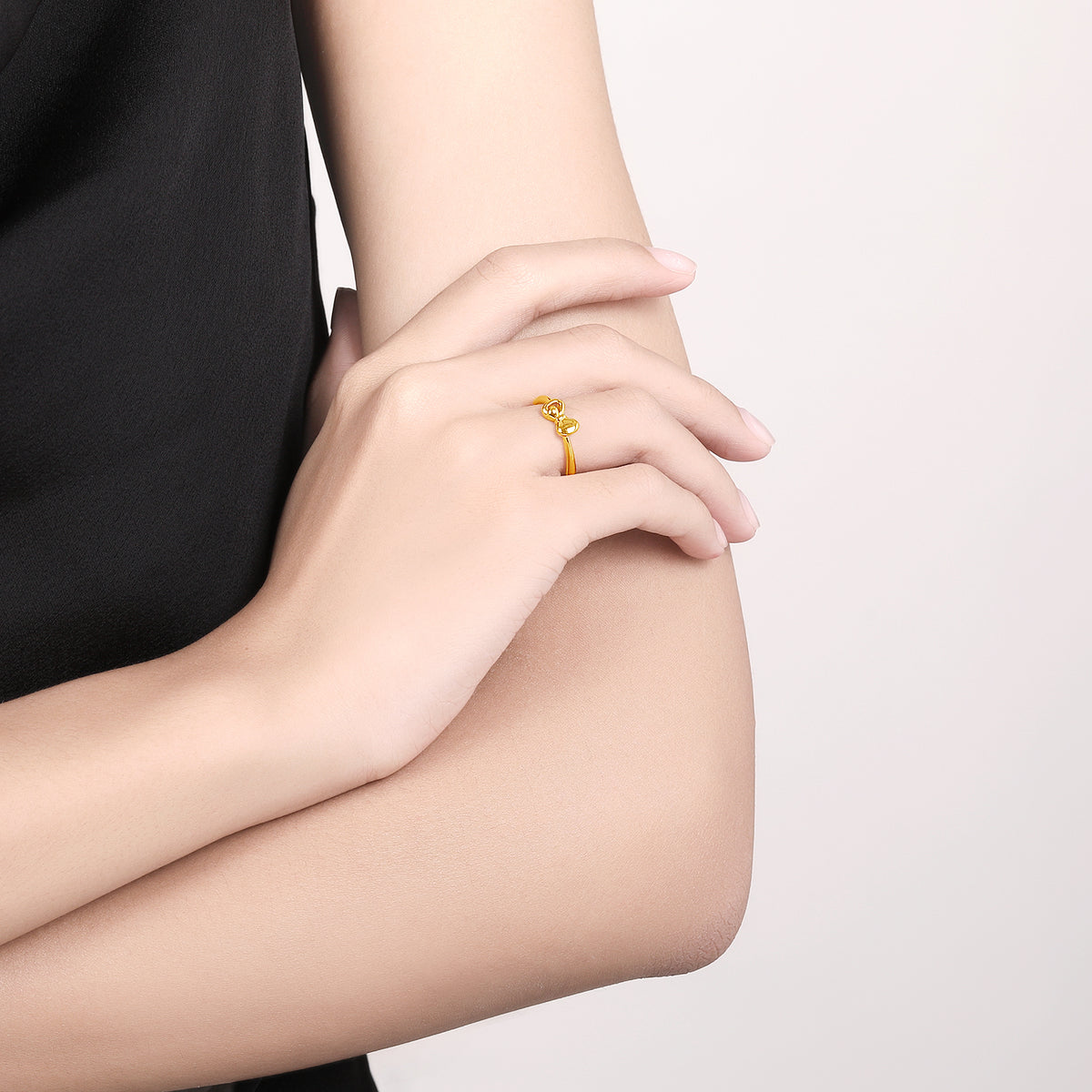 24K Gold Ring Bow 0.6-1g AE016743