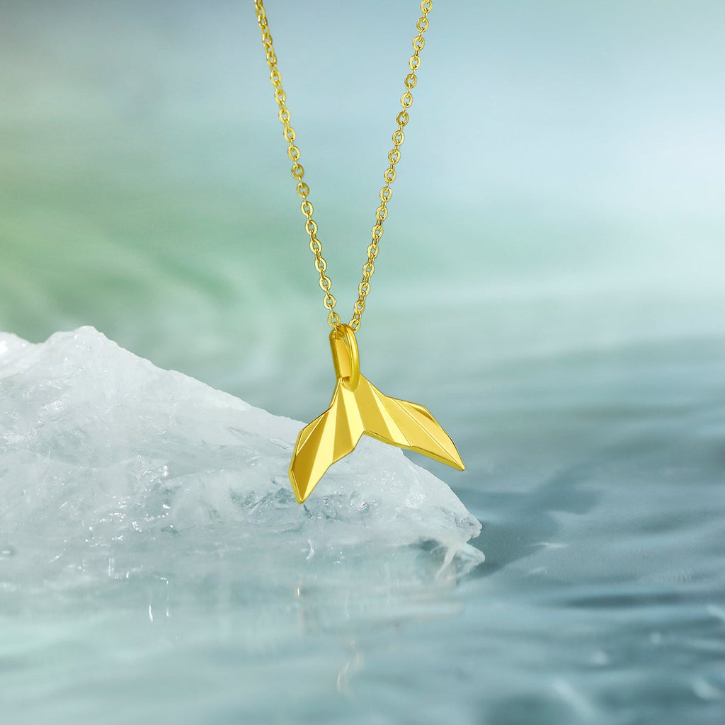 "ZHOU LIU FU X Johnny Huang"  24K Gold Pendant Whale tail 2.5-2.8g A0411514