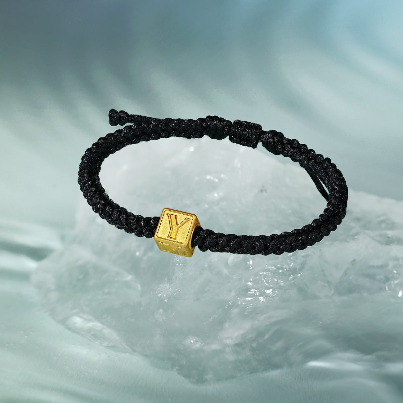 "ZHOU LIU FU X Johnny Huang"  24K Gold Bracelet Letter Y 1-1.2g A1711533