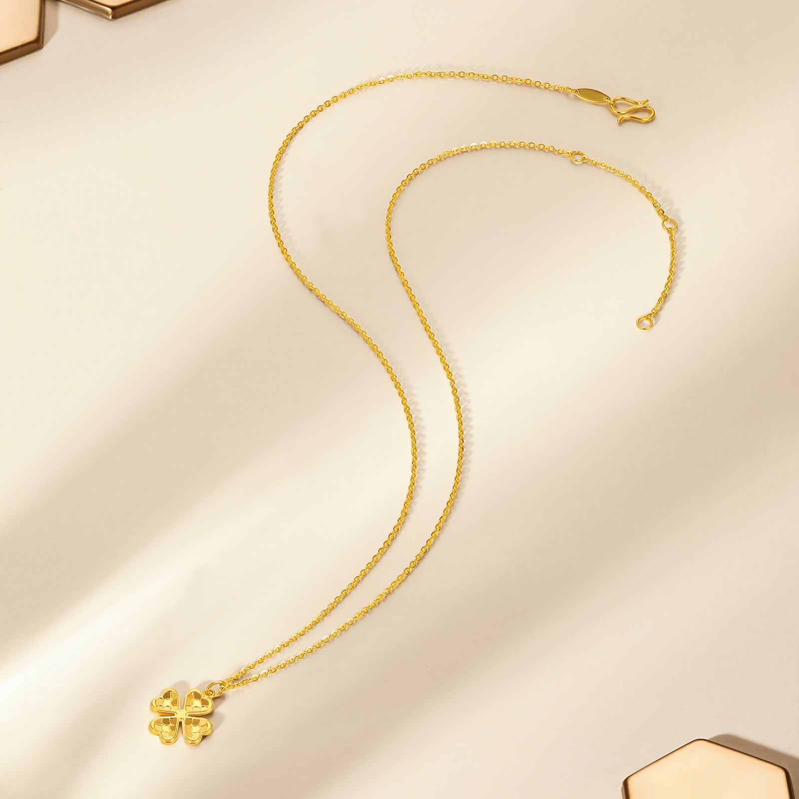 24K金四葉草吊墜項鍊，重3.6-4.2克，長40+5厘米，貨號A0610846