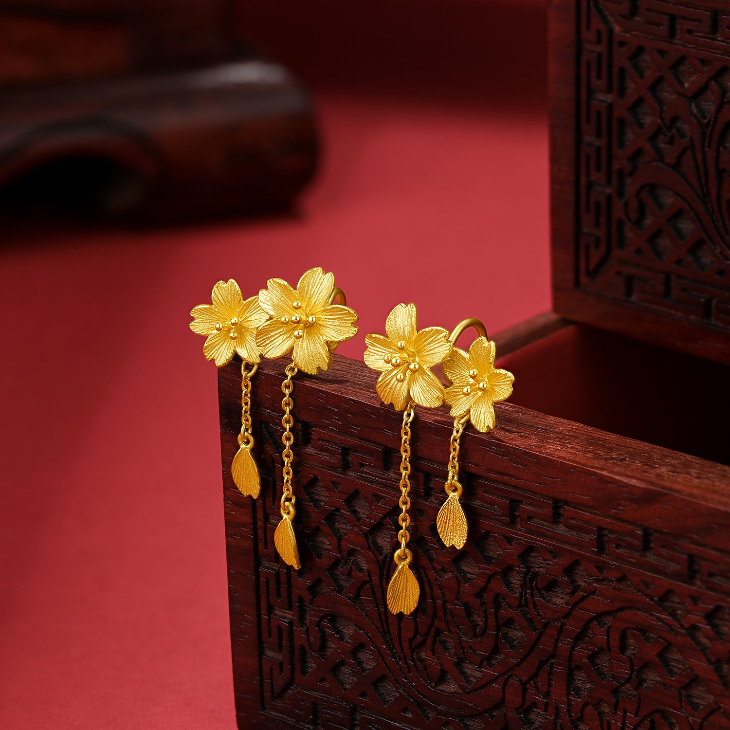 999 24K Gold Earrings Flower 5-7g A098656
