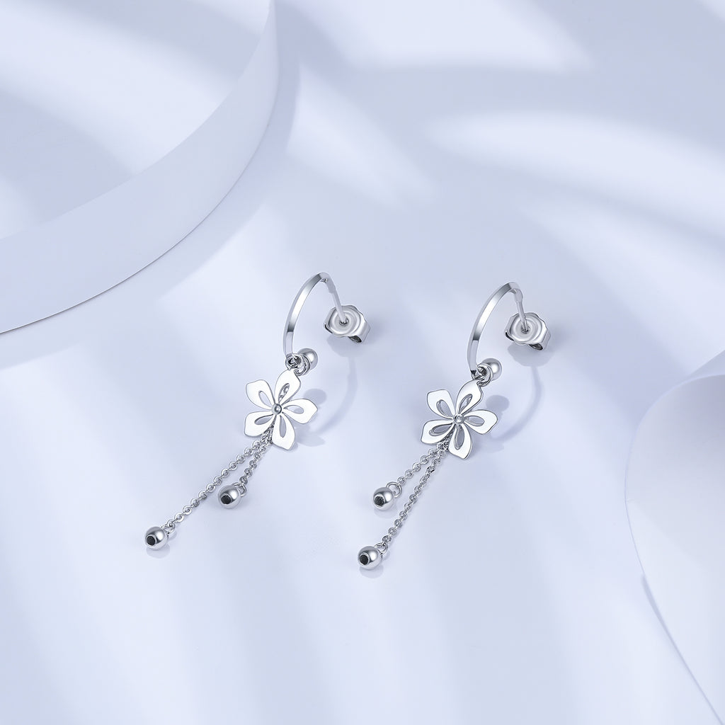   950 Platinum Earrings              Flower 4.15-4.75g B098402