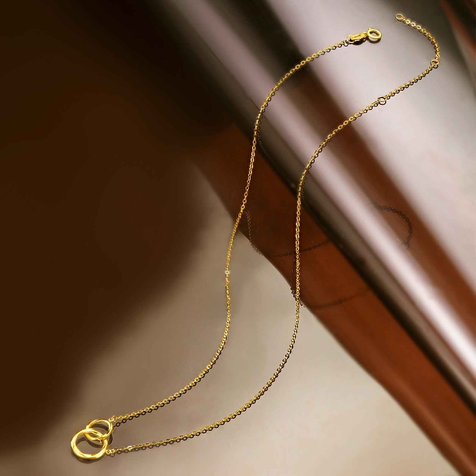 18K Gold Pendant Necklace Interlocking Circles 1.95-2.25g C0612669