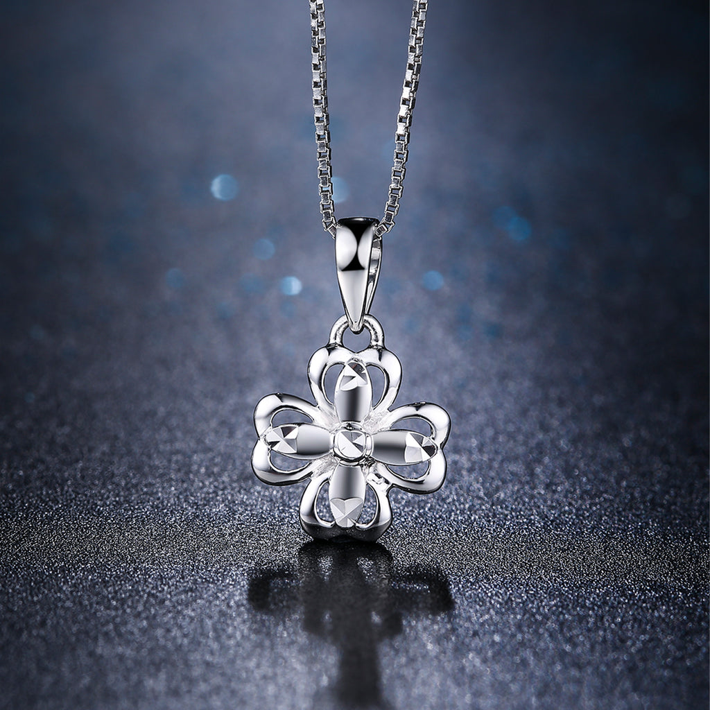 950 Platinum Pendant Clover 1.3-1.6g PT040586