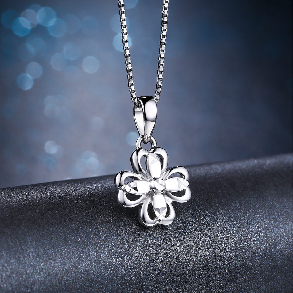 950 Platinum Pendant Clover 1.3-1.6g PT040586