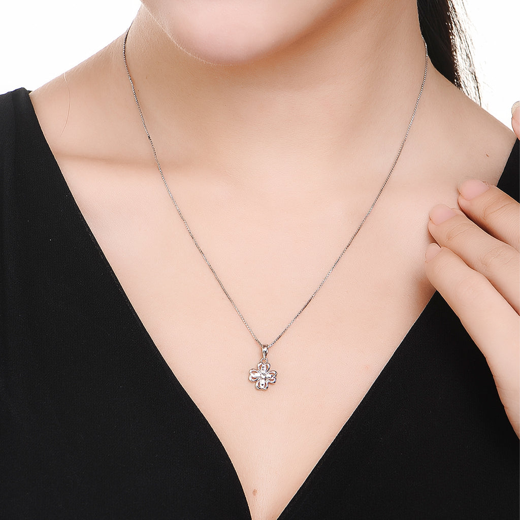 950 Platinum Pendant Clover 1.3-1.6g PT040586