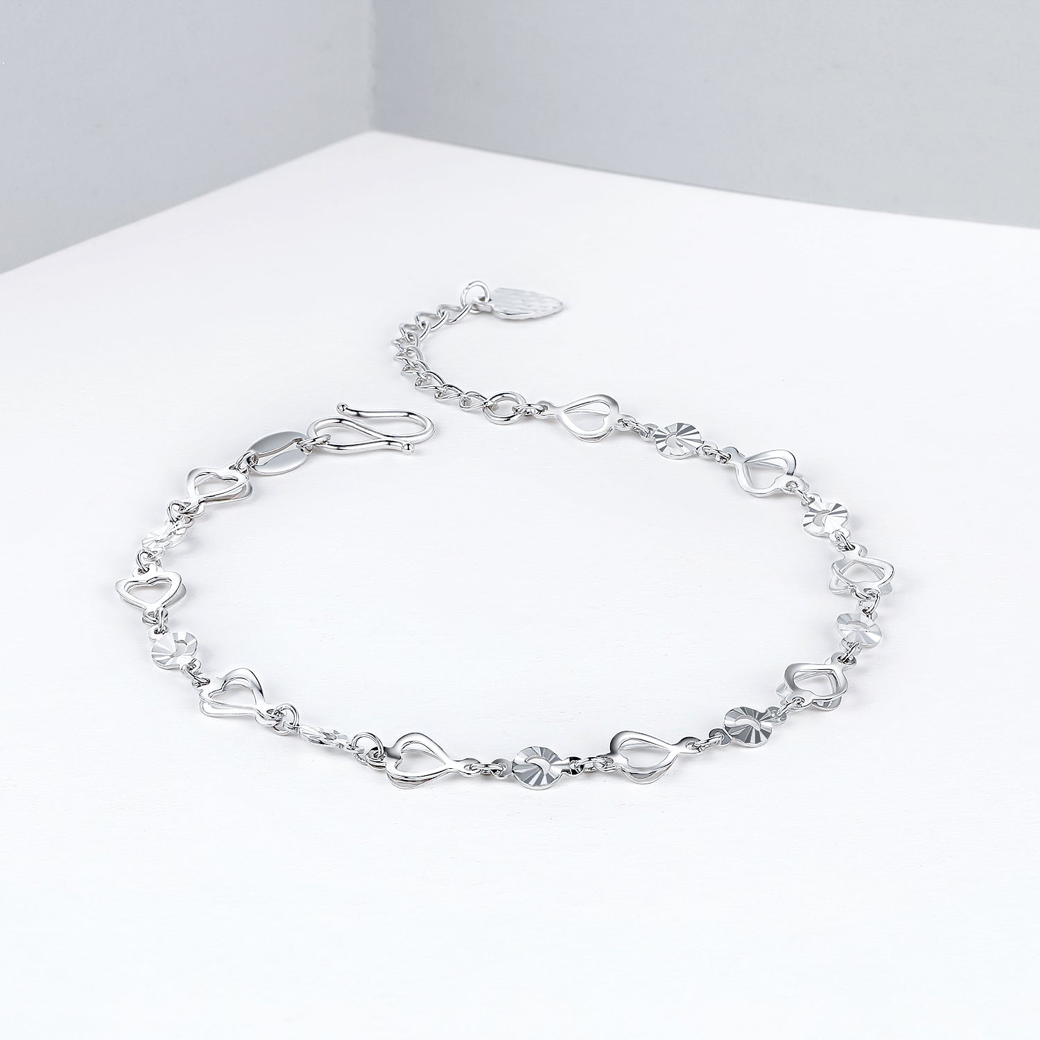 950 Platinum Chain Bracelet Heart 3-3.3g PT070464