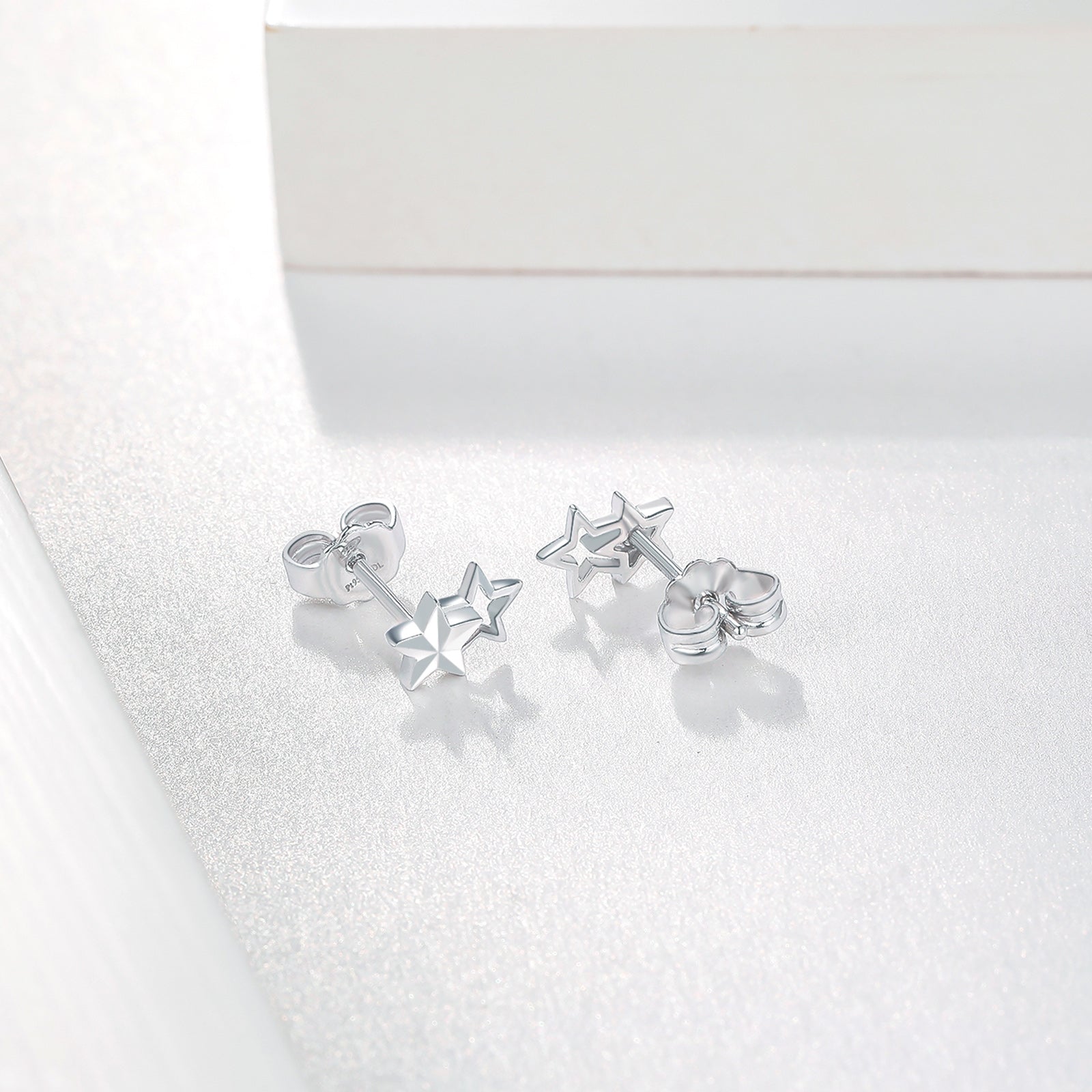 950 Platinum Earrings Star 1.3-1.6g PT093963